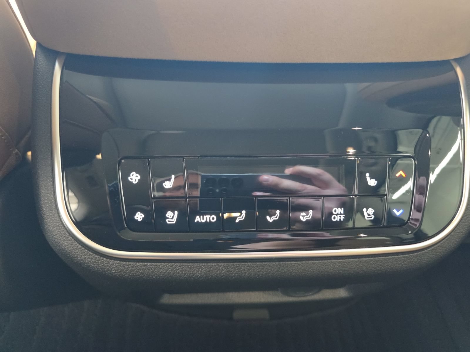 New 2026 INFINITI QX80 Luxe w/ Cargo Package RWD image 28
