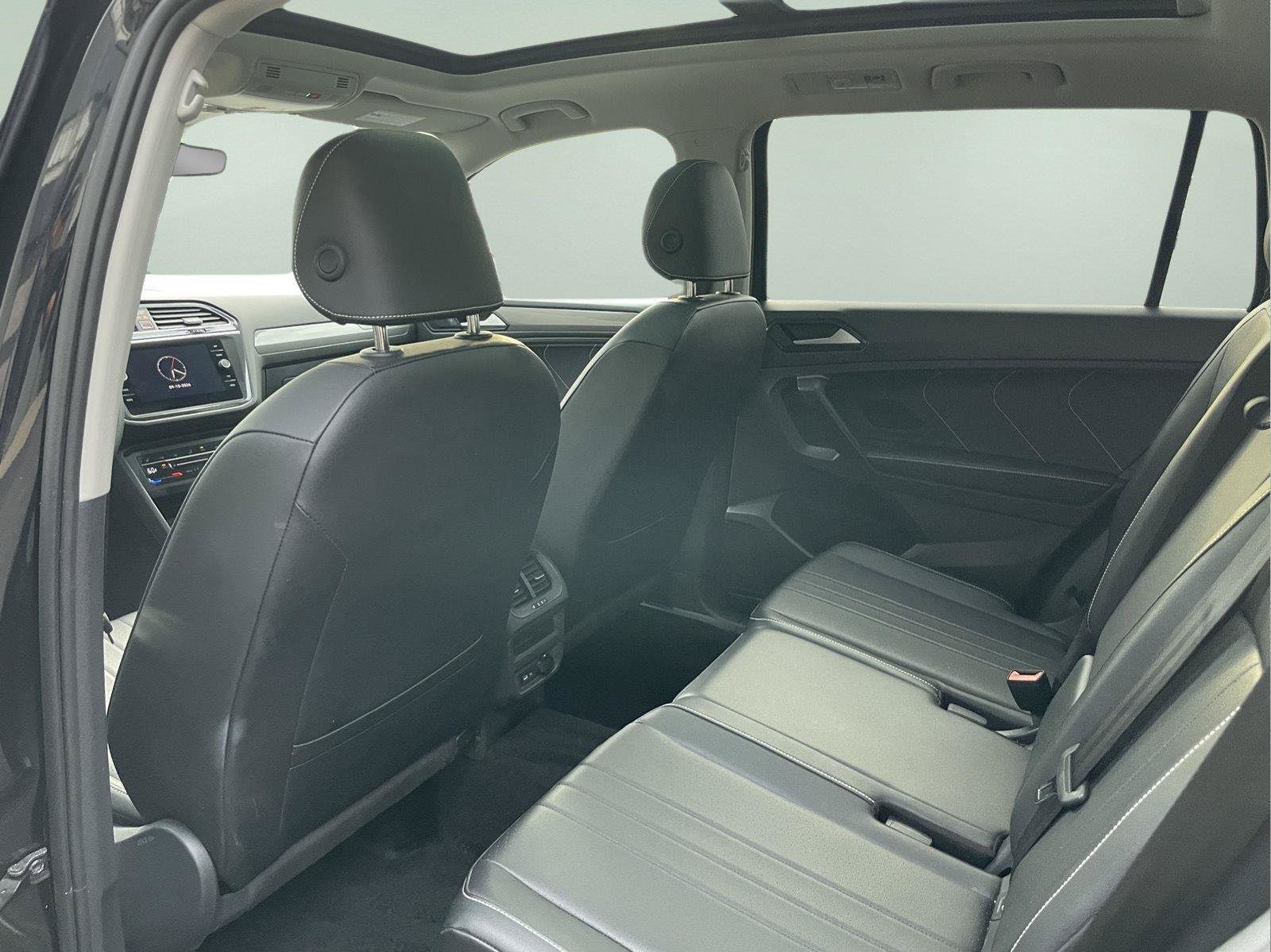 Used 2024 Volkswagen Tiguan SE AWD/4WD image 15