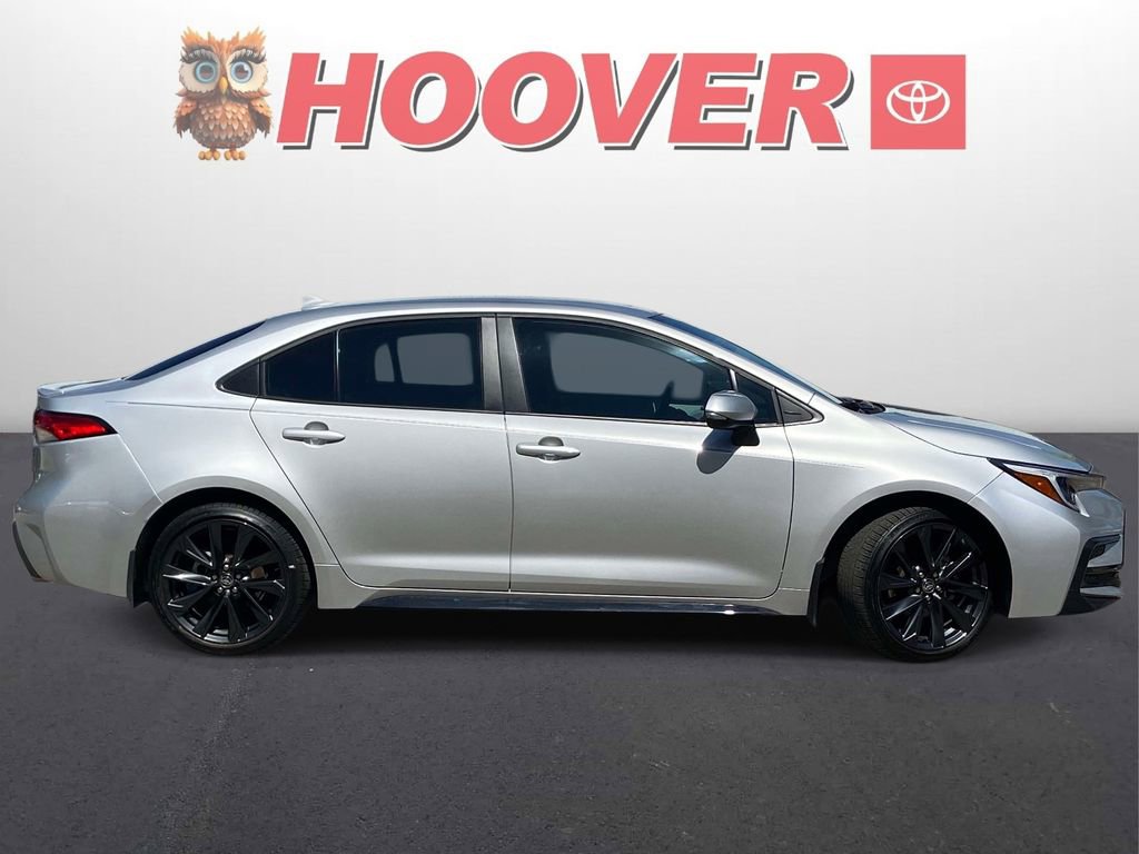 Used 2025 Toyota Corolla SE FWD image 2