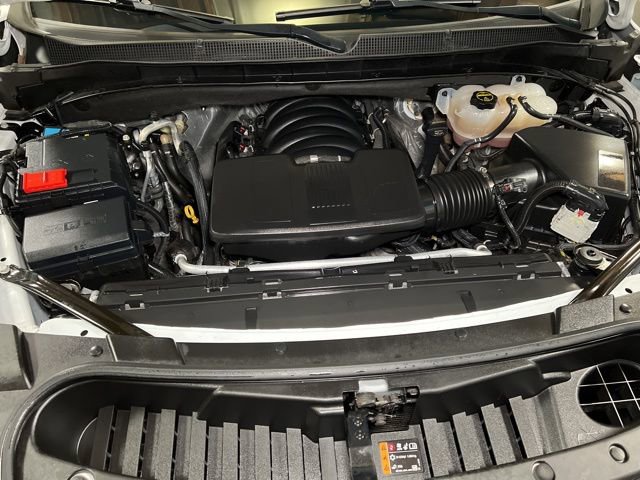 Used 2024 Chevrolet Suburban LT AWD/4WD image 17
