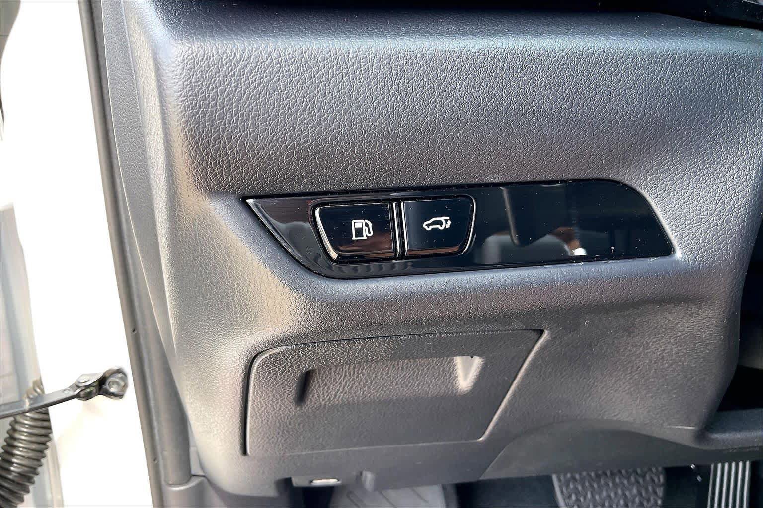 Used 2025 Lexus NX 250 FWD w/ Accessory Package (2T) image 33