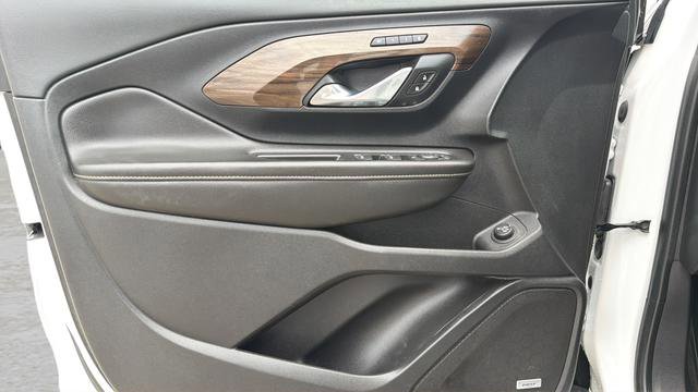 Used 2020 GMC Terrain Denali w/ GMC Pro Grade Package AWD/4WD image 17