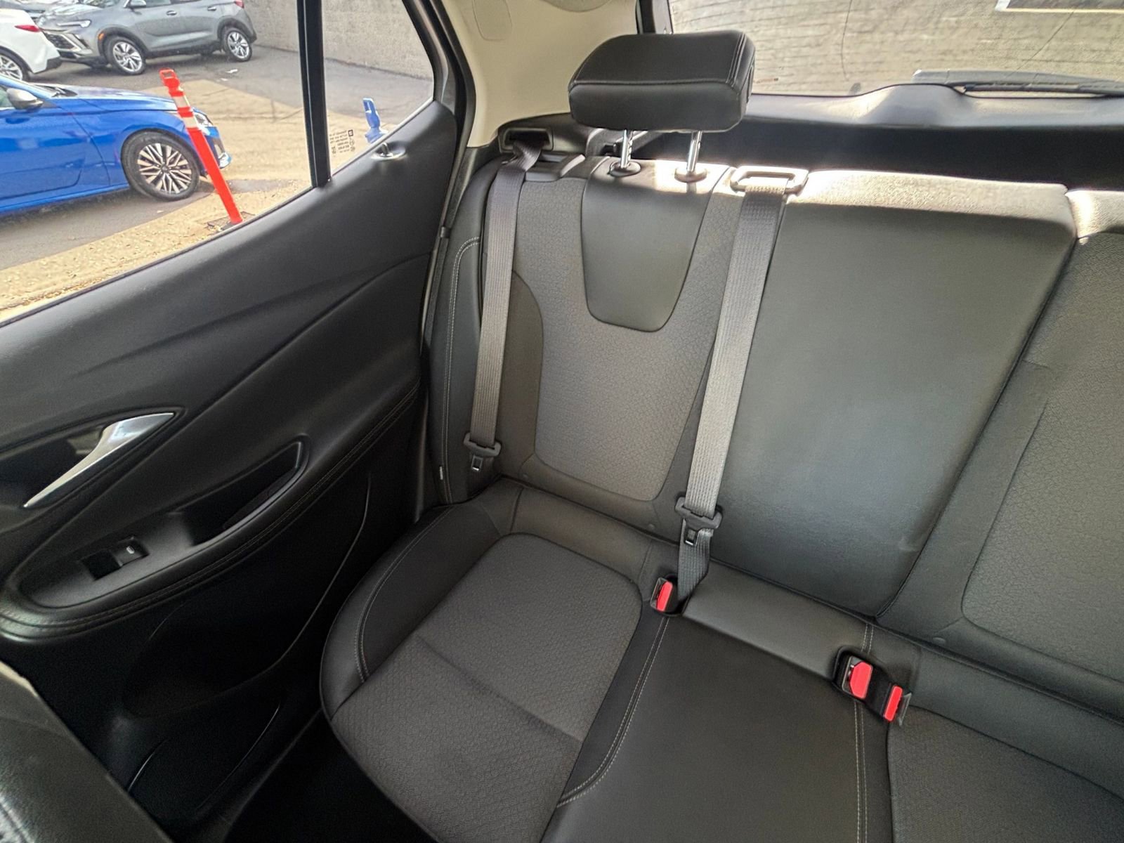 Used 2025 Buick Encore GX Preferred image 39