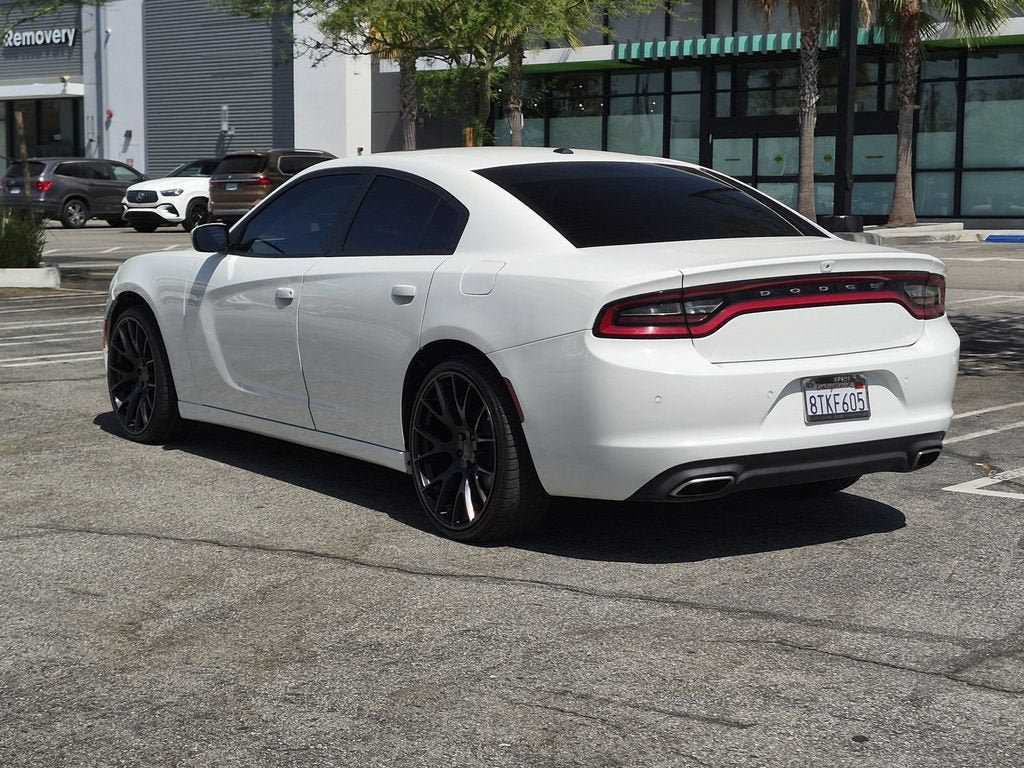 Used 2020 Dodge Charger SXT RWD image 9