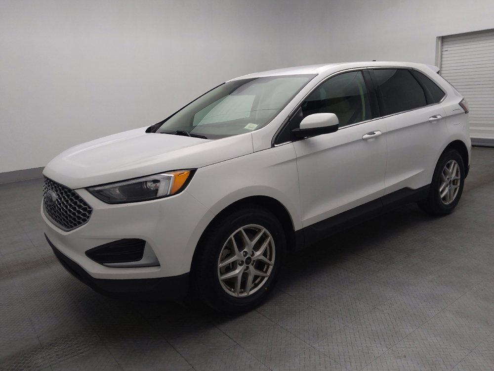 Used 2023 Ford Edge SEL image 2