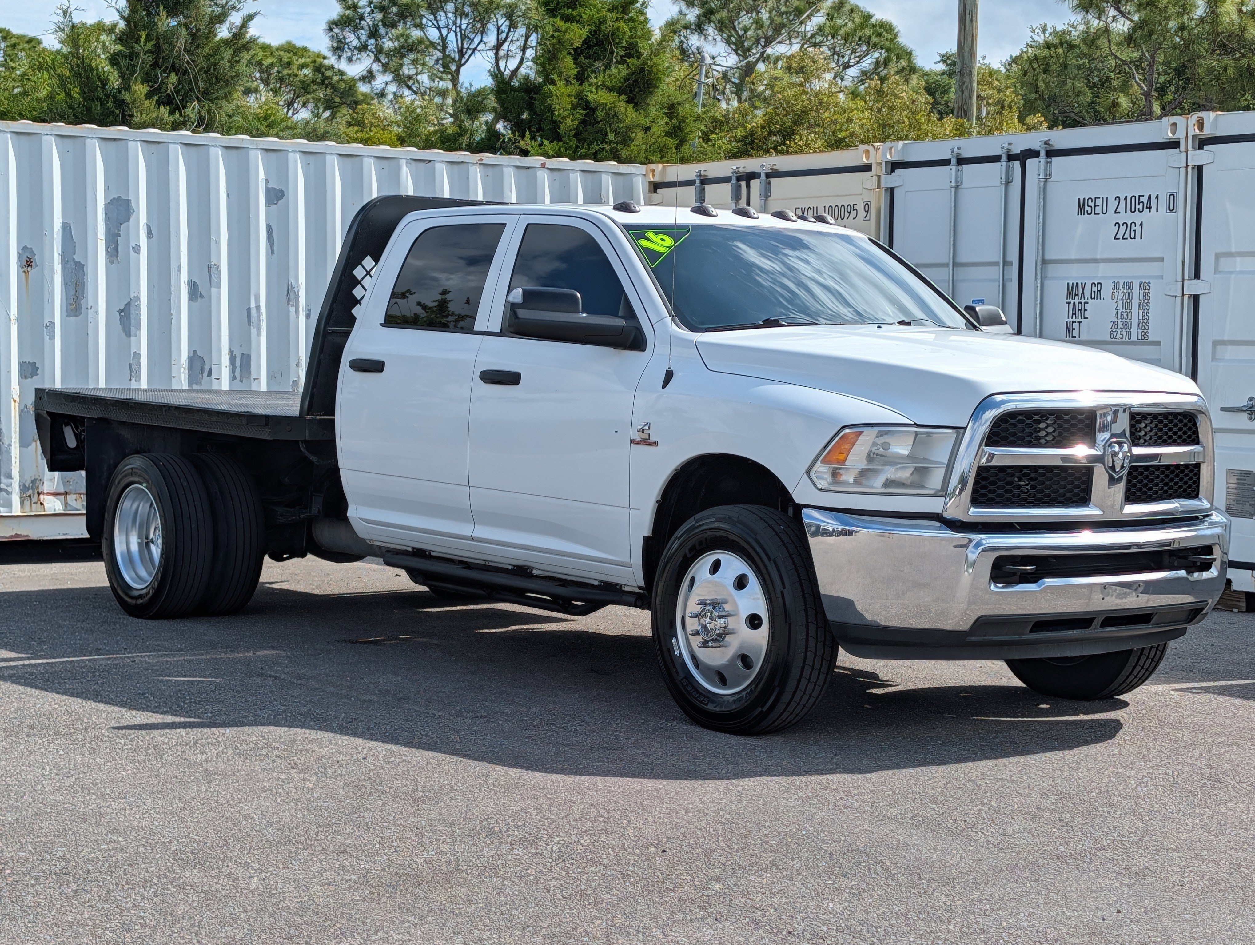 Used 2016 RAM 3500 Tradesman w/ Chrome Appearance Group RWD image 3