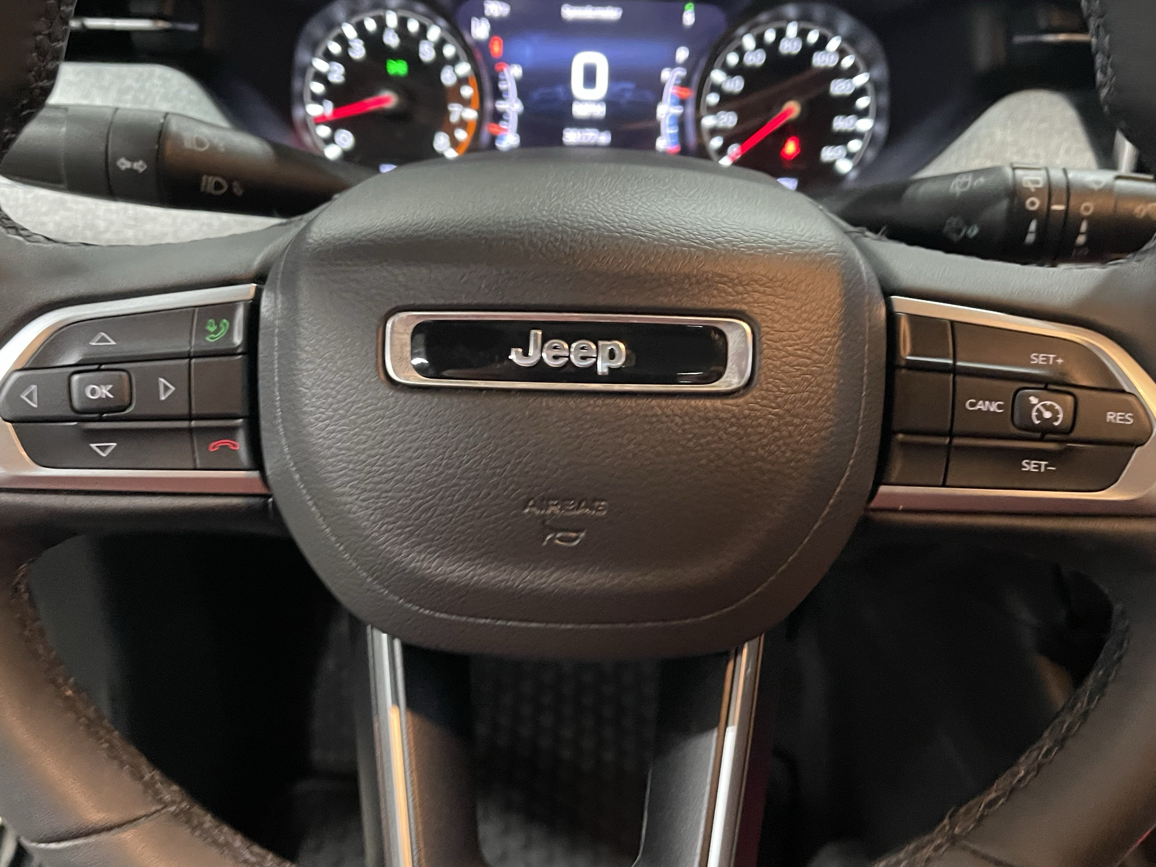 Certified 2025 Jeep Compass Latitude w/ Sun & Sound Group AWD/4WD image 23