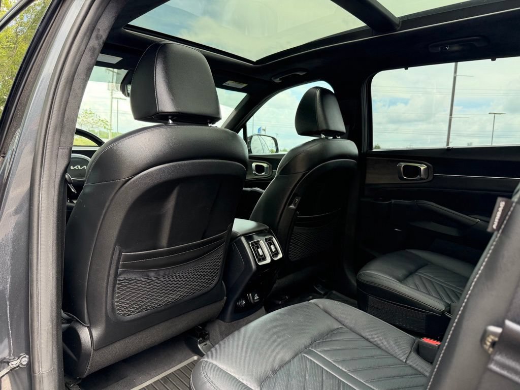 Certified 2025 Kia Sorento SX Prestige AWD/4WD image 28