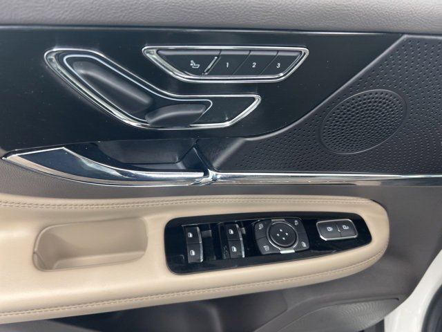 Certified 2023 Lincoln Corsair AWD w/ Equipment Group 101A image 13