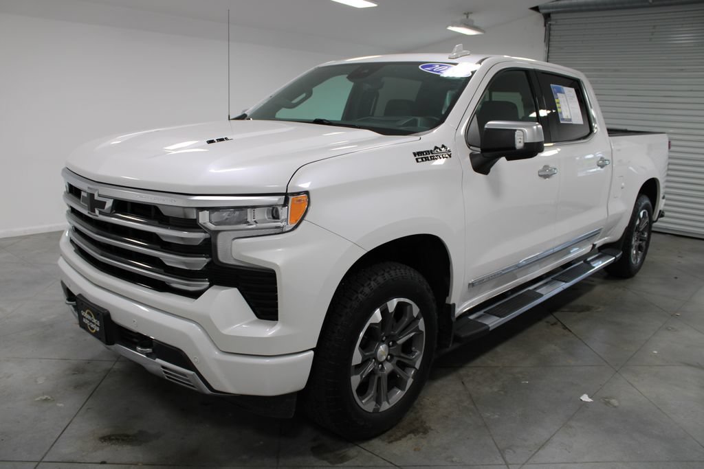 Used 2024 Chevrolet Silverado 1500 High Country w/ Technology Package AWD/4WD image 4