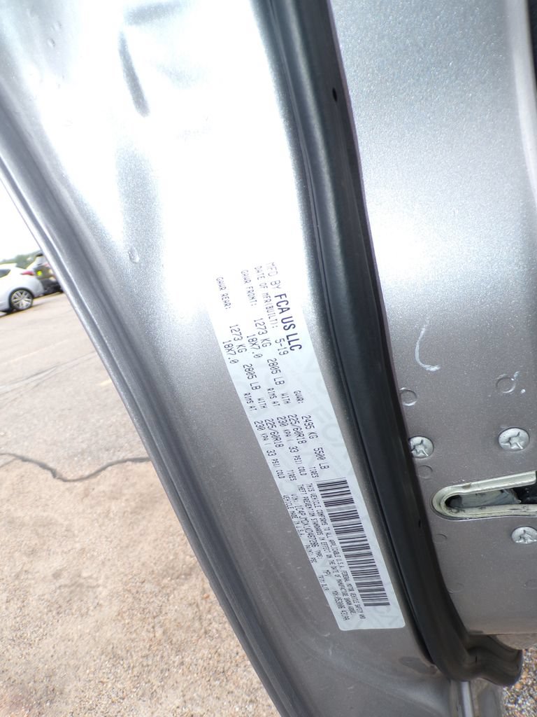 Used 2019 Jeep Cherokee Limited AWD/4WD image 36