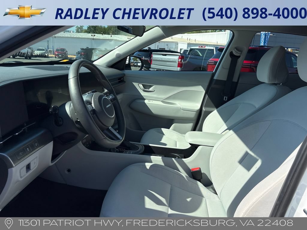 Used 2025 Hyundai Kona SEL FWD image 3