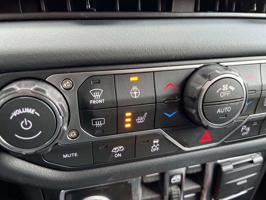 New 2026 Jeep Wrangler Moab image 4