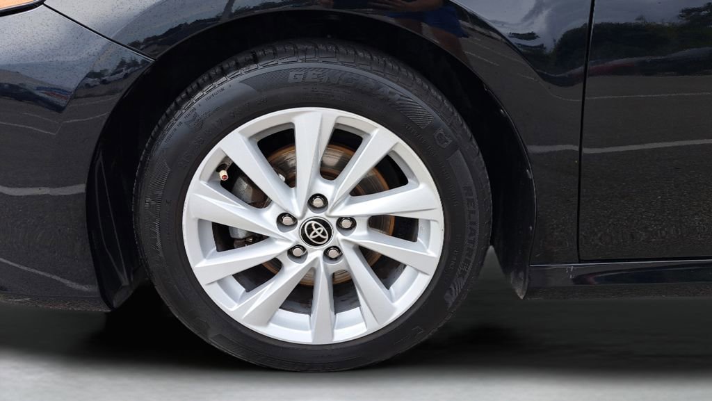 Used 2022 Toyota Camry LE image 10