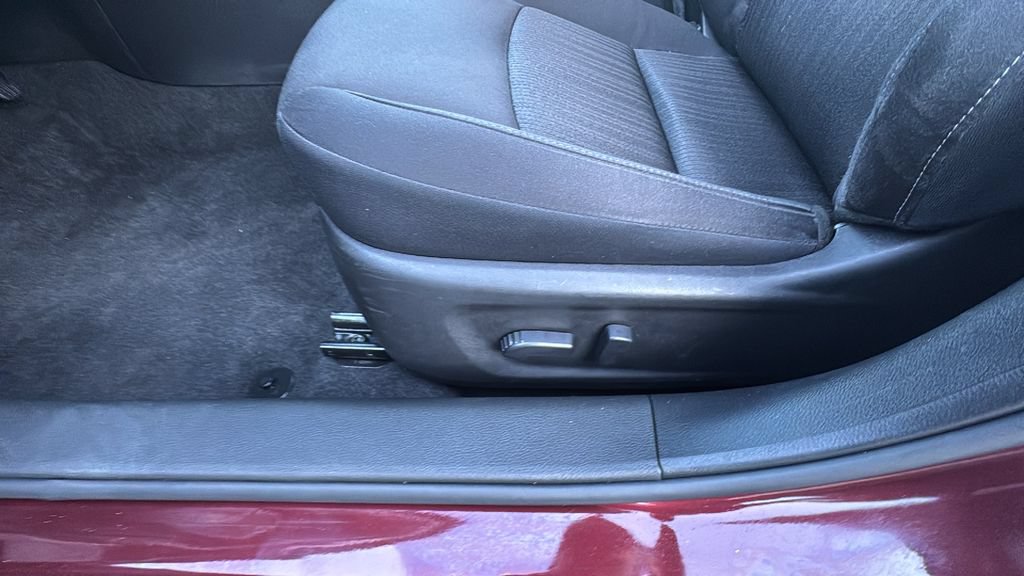 Used 2025 Nissan Altima 2.5 SV FWD image 30