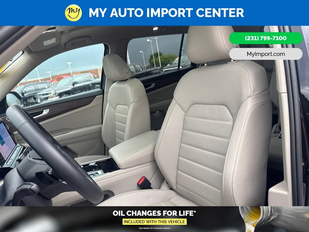 Used 2025 Volkswagen Atlas SEL AWD/4WD image 14