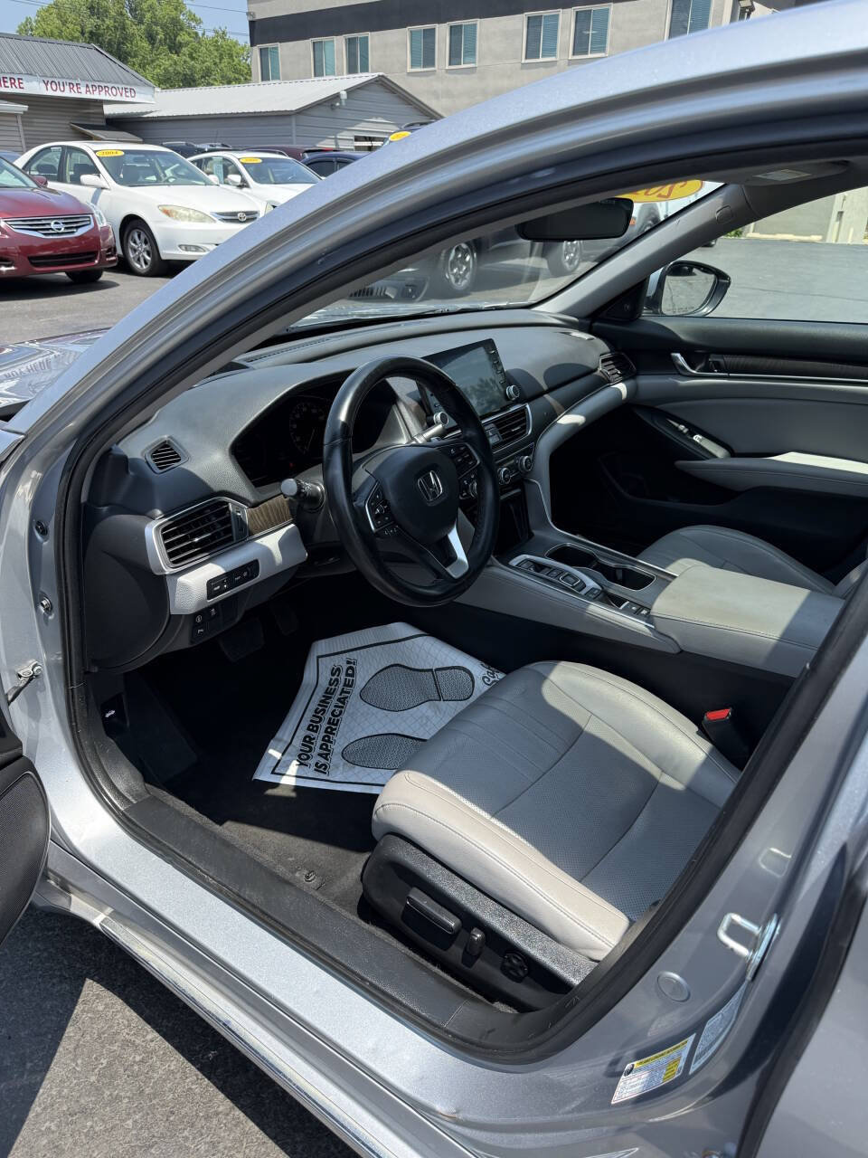 Used 2018 Honda Accord Touring image 10