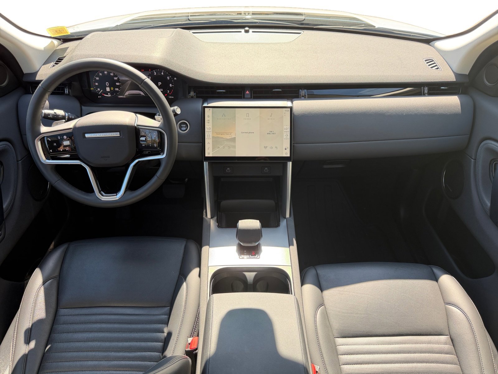 Used 2024 Land Rover Discovery Sport S image 19