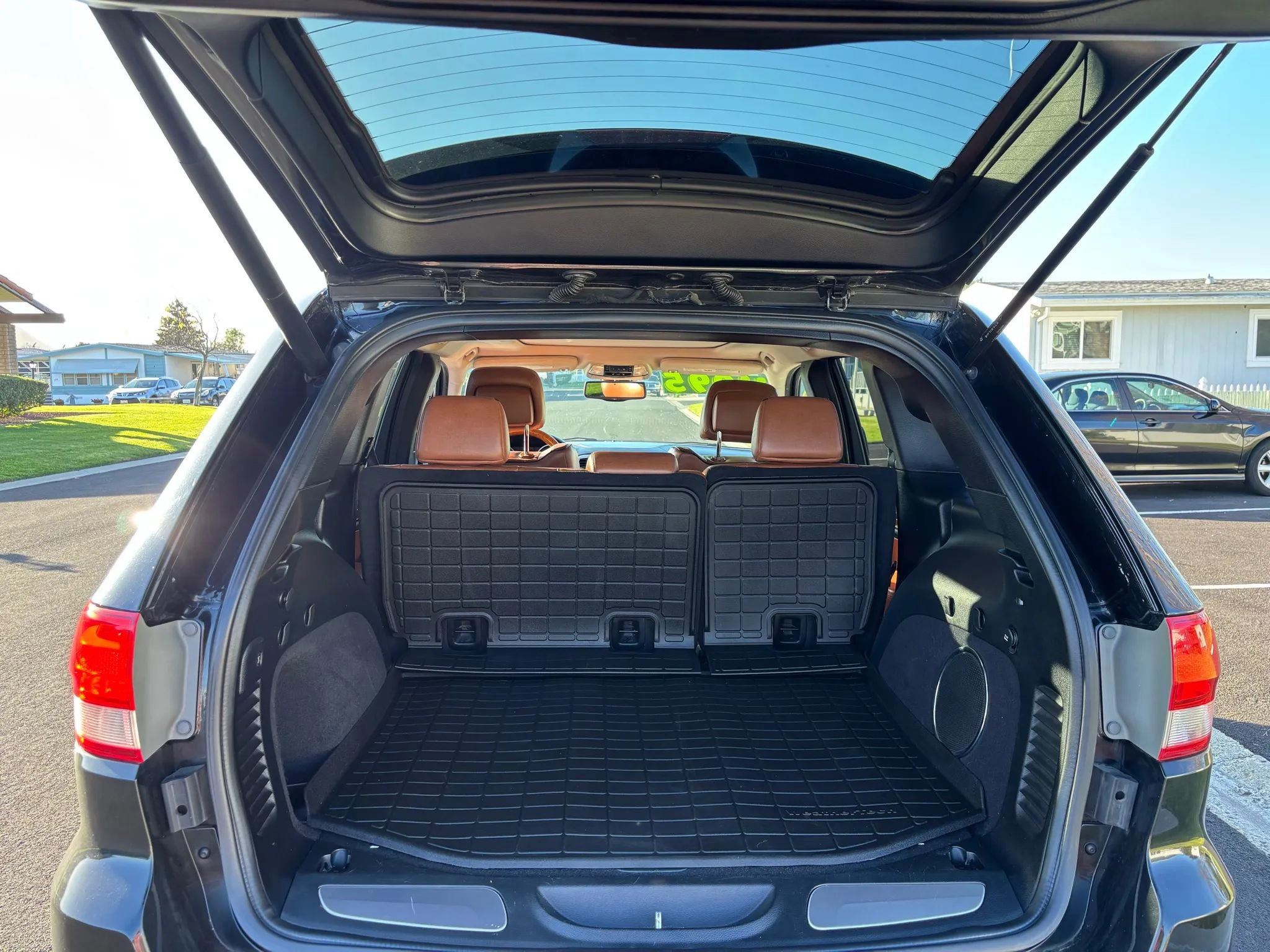 Used 2012 Jeep Grand Cherokee Overland image 16