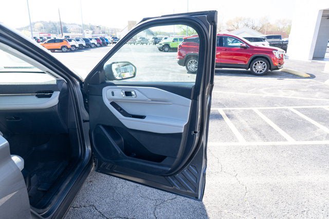 Used 2025 Ford Explorer Active w/ Active Comfort Package AWD/4WD image 13