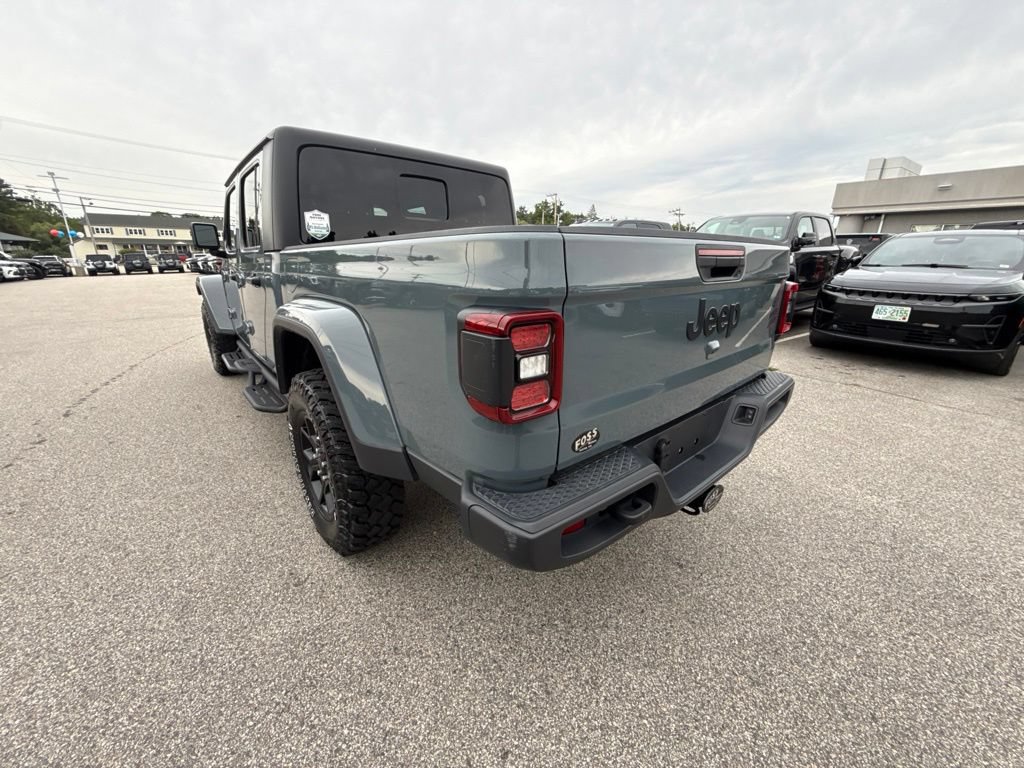Certified 2025 Jeep Gladiator Overland AWD/4WD image 3