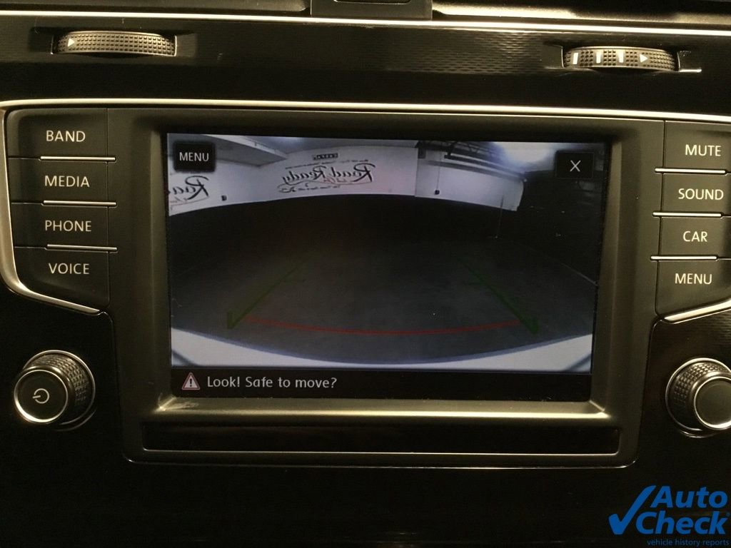 Used 2017 Volkswagen GTI SE image 44