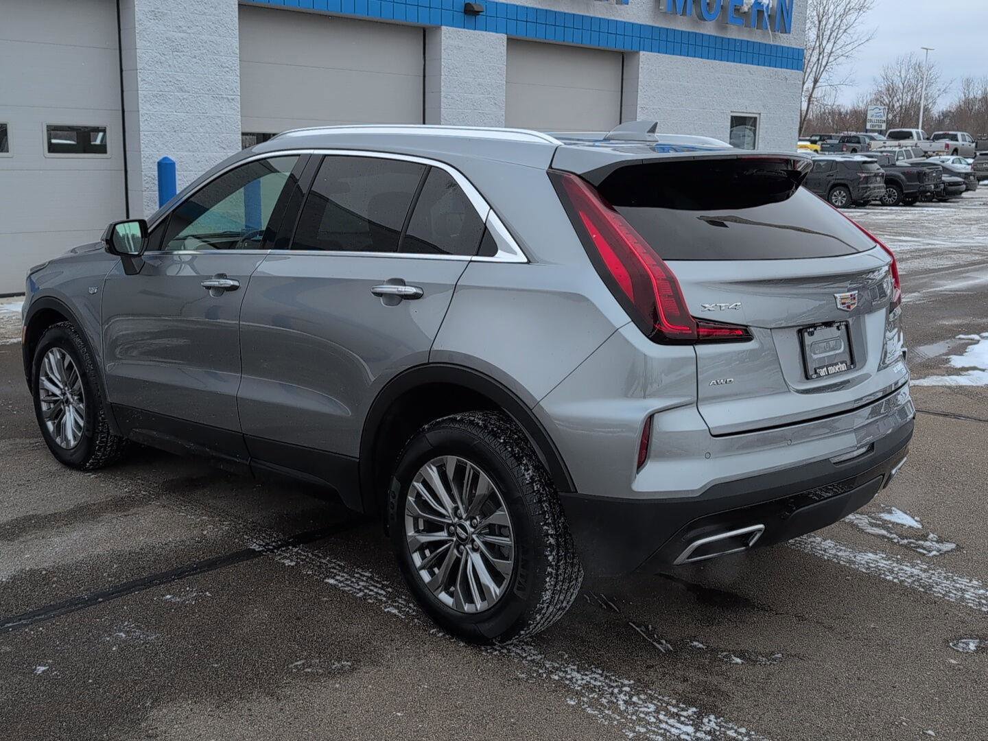 Used 2024 Cadillac XT4 Premium Luxury image 3