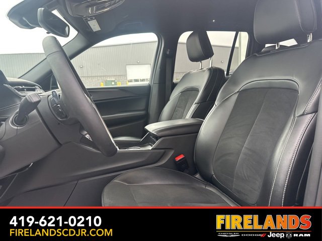 Used 2024 Jeep Grand Cherokee Altitude image 18