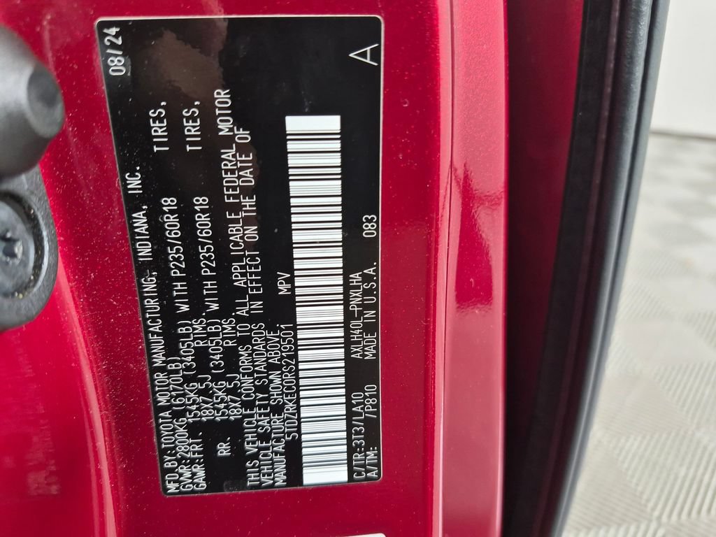 Used 2024 Toyota Sienna Limited FWD image 33