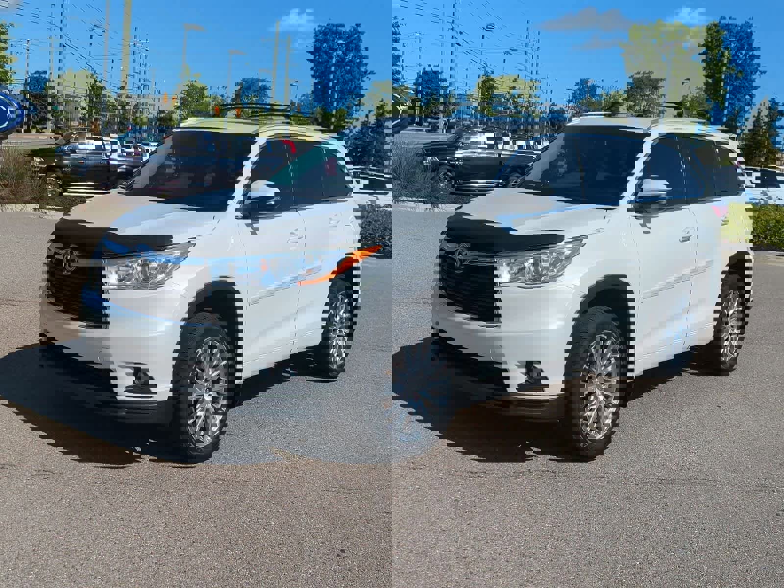 Used 2014 Toyota Highlander XLE image 4
