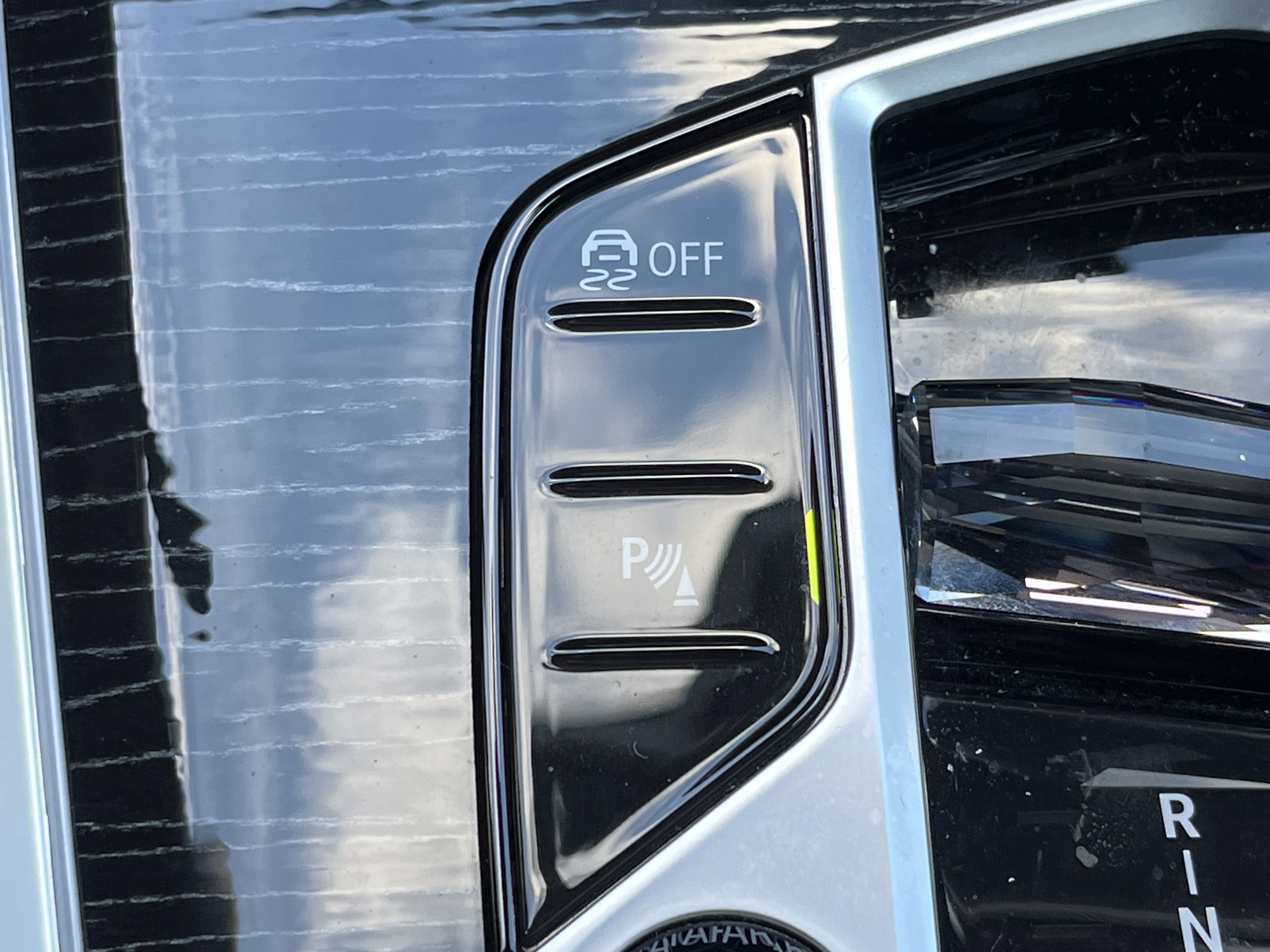 Certified 2024 BMW X7 M60i w/ Executive Package image 10