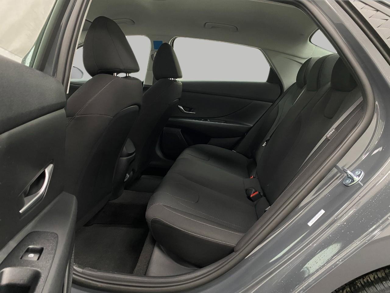 New 2026 Hyundai Elantra SE image 25