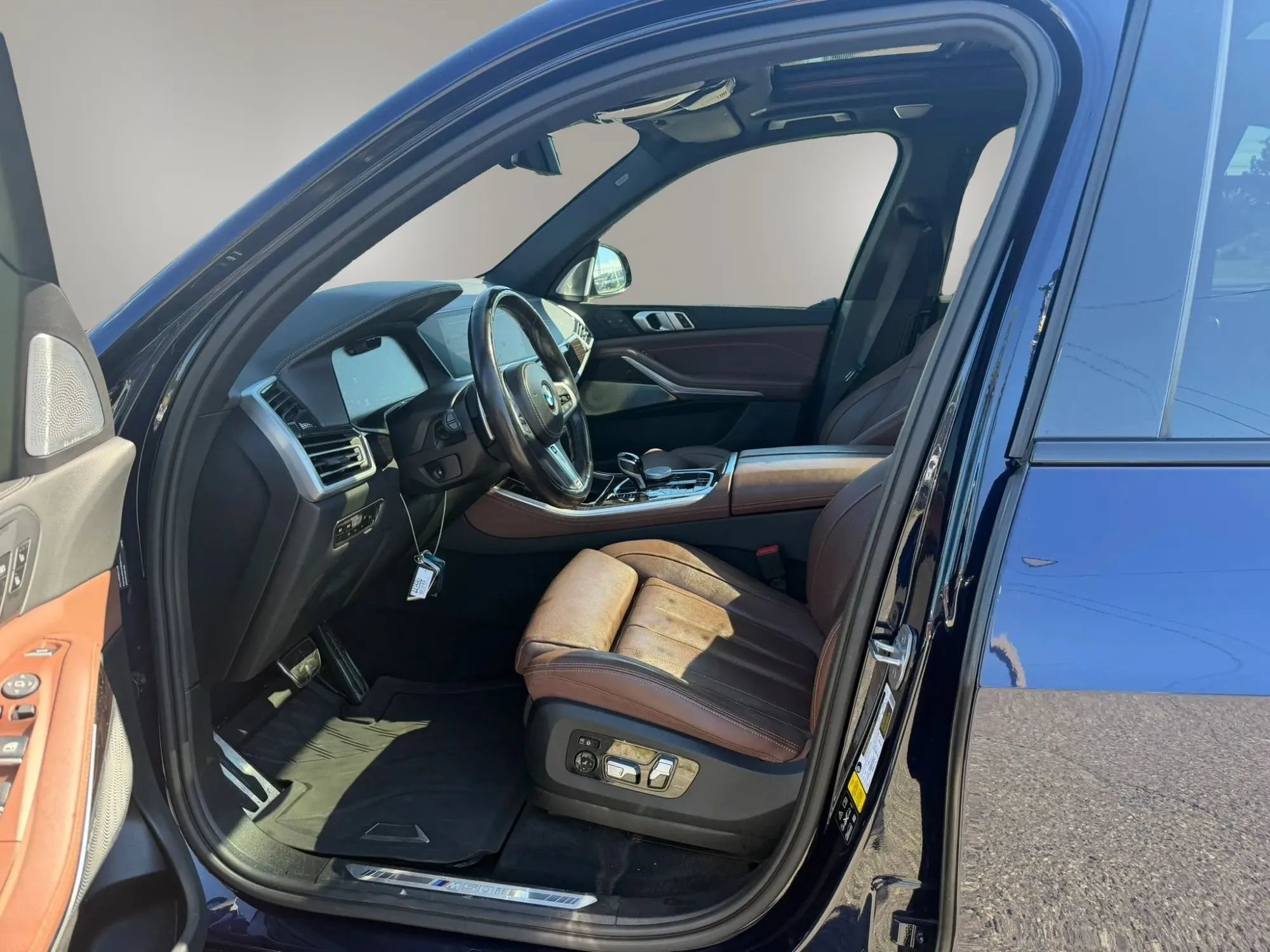 Used 2020 BMW X5 M50i w/ Executive Package AWD/4WD image 25