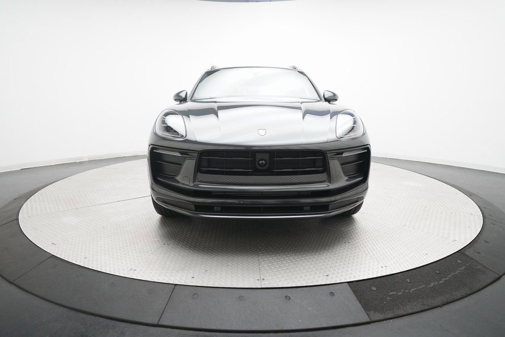 Certified 2026 Porsche Macan image 7