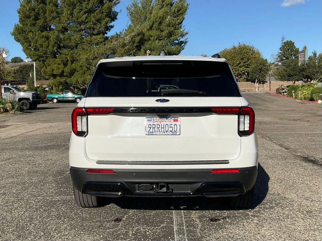Certified 2025 Ford Explorer ST-Line w/ Premium Package image 8