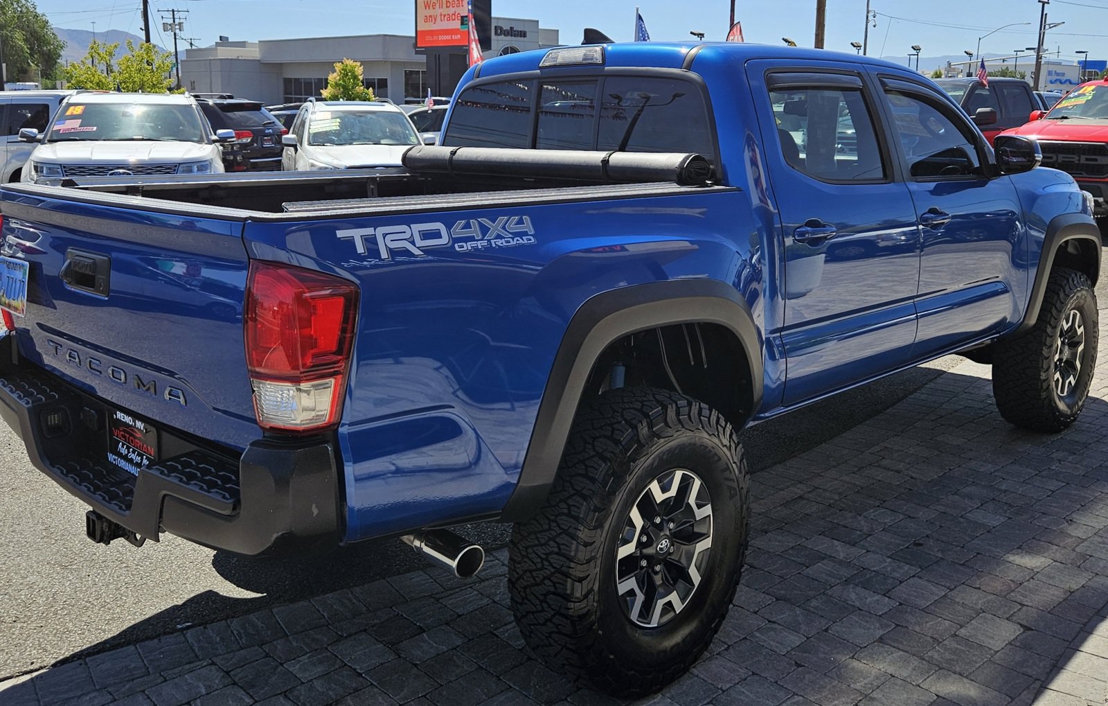 Used 2016 Toyota Tacoma TRD Off-Road w/ Towing Package AWD/4WD image 6