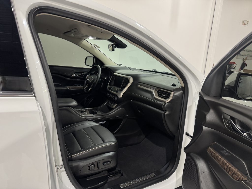 Used 2023 GMC Acadia Denali FWD image 22