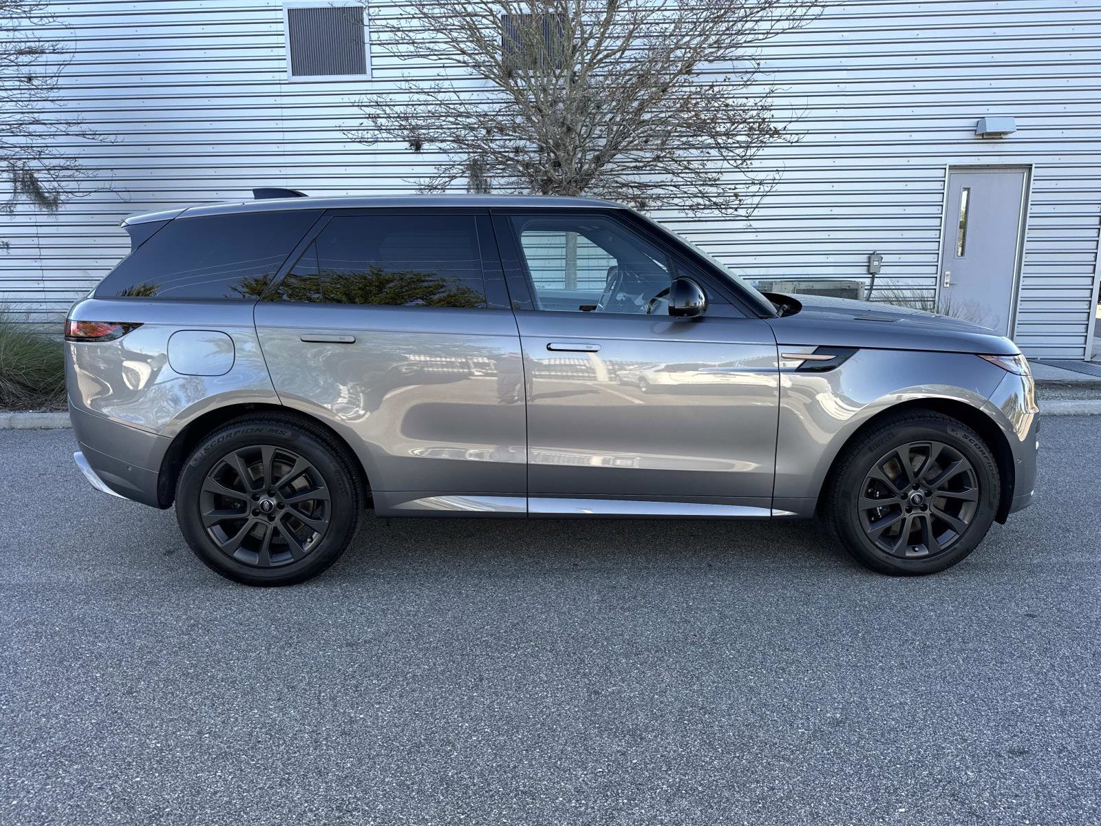 Certified 2025 Land Rover Range Rover Sport Dynamic SE image 5