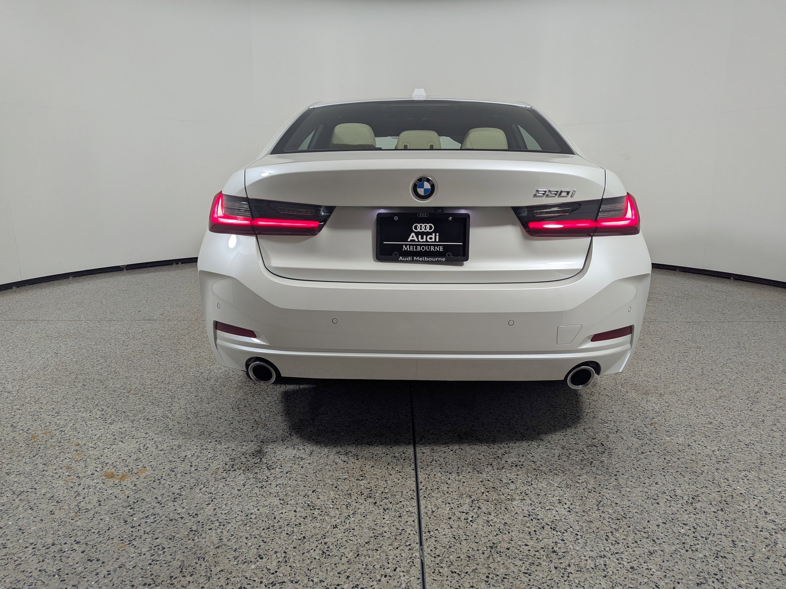 Used 2025 BMW 330i Sedan image 6