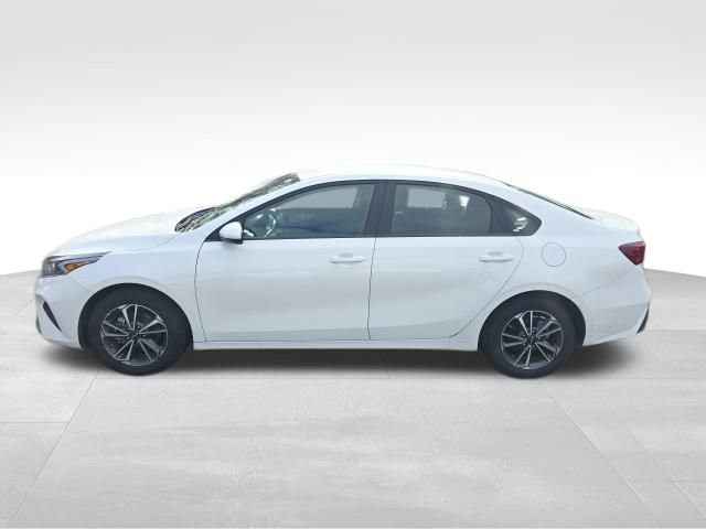 Used 2024 Kia Forte LXS image 3