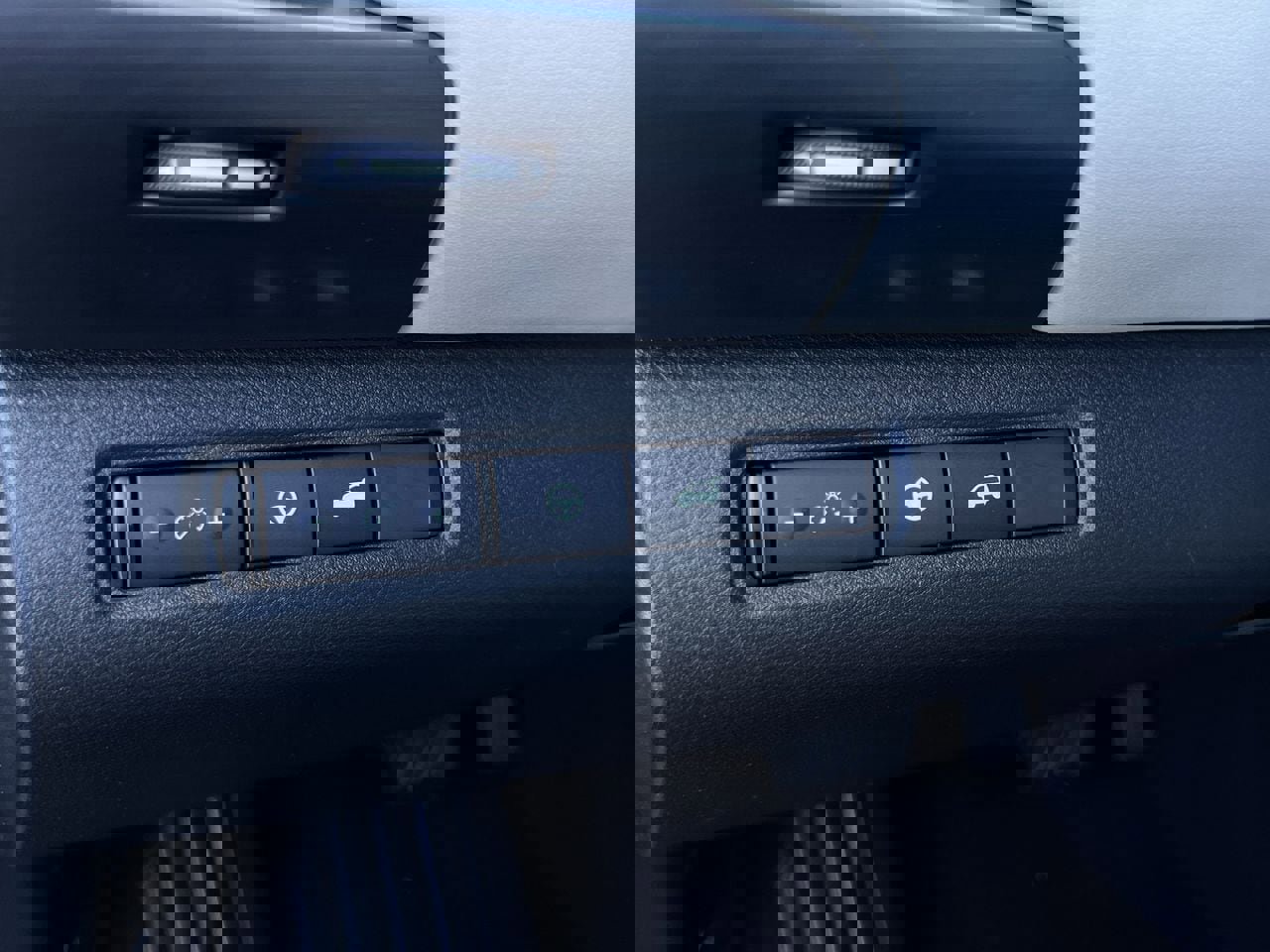 Certified 2025 Nissan Pathfinder SL image 13