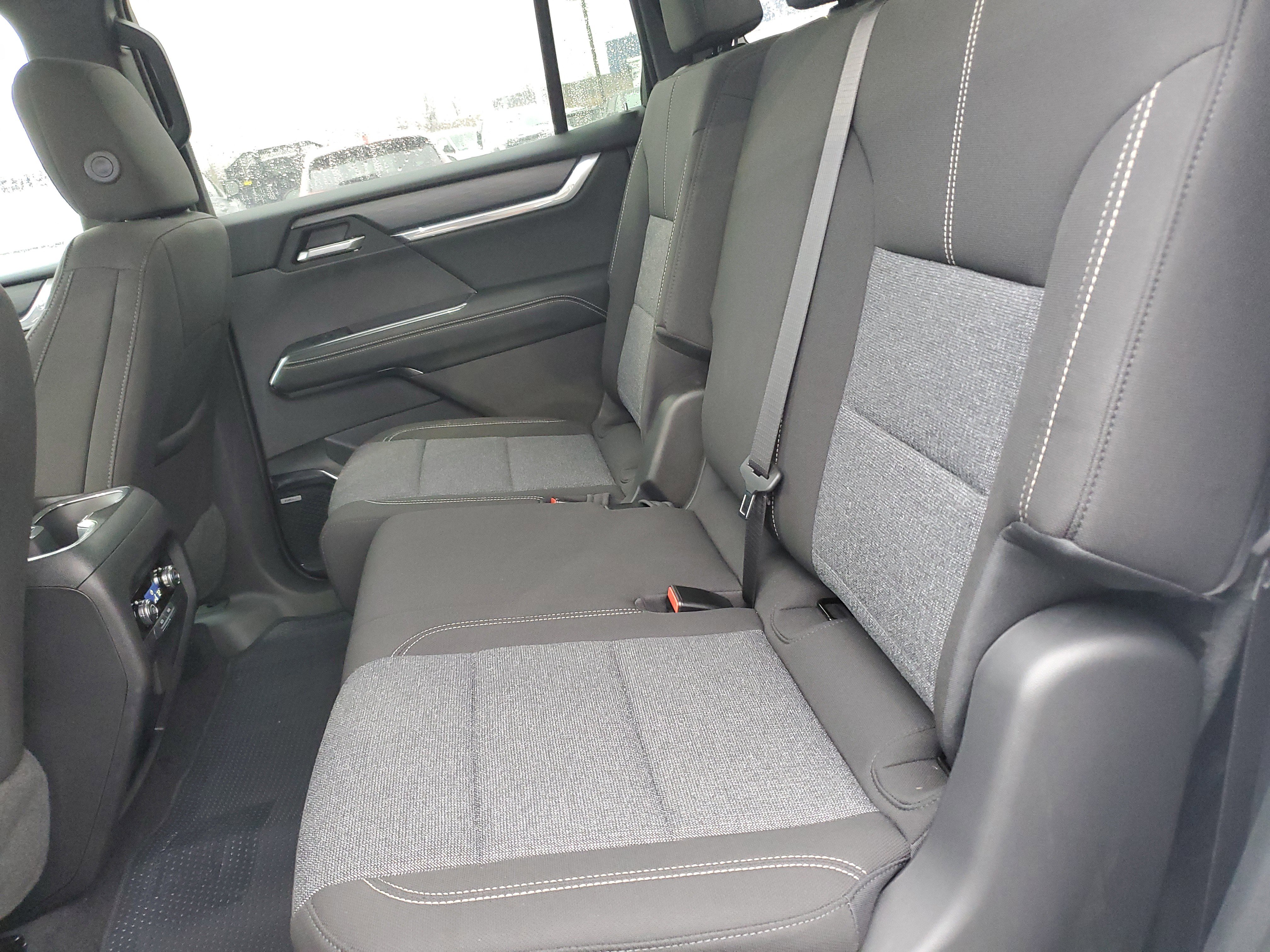 New 2025 GMC Acadia Elevation image 28