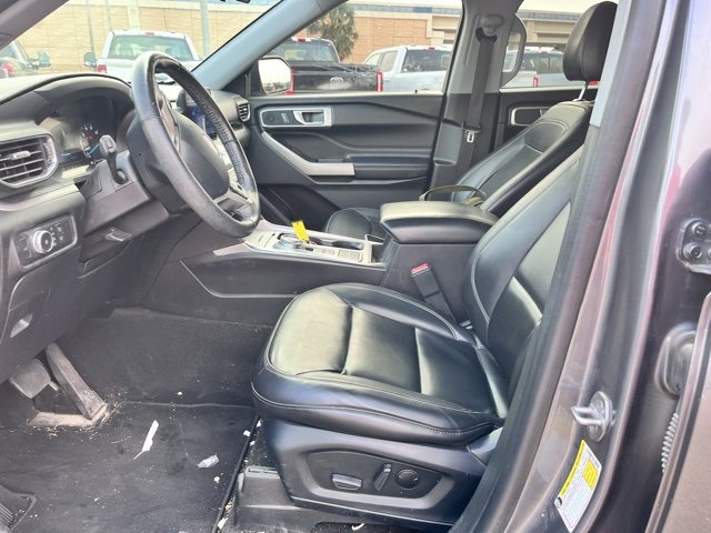 Used 2021 Ford Explorer XLT w/ Equipment Group 202A image 7