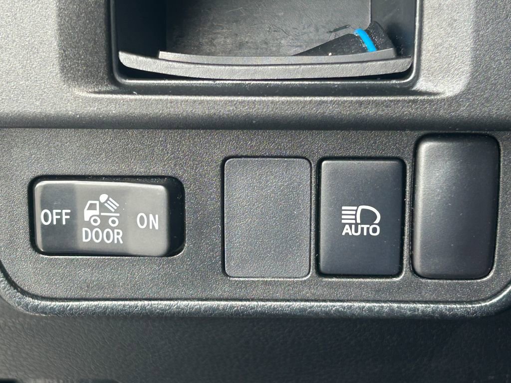 Used 2019 Toyota Tacoma SR5 AWD/4WD image 24