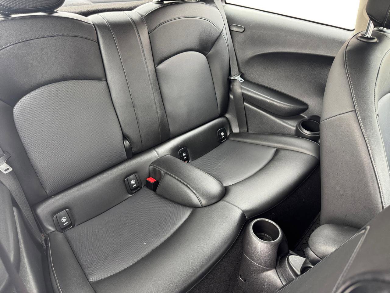 Used 2021 MINI Cooper 2-Door Hardtop w/ Storage Package image 13