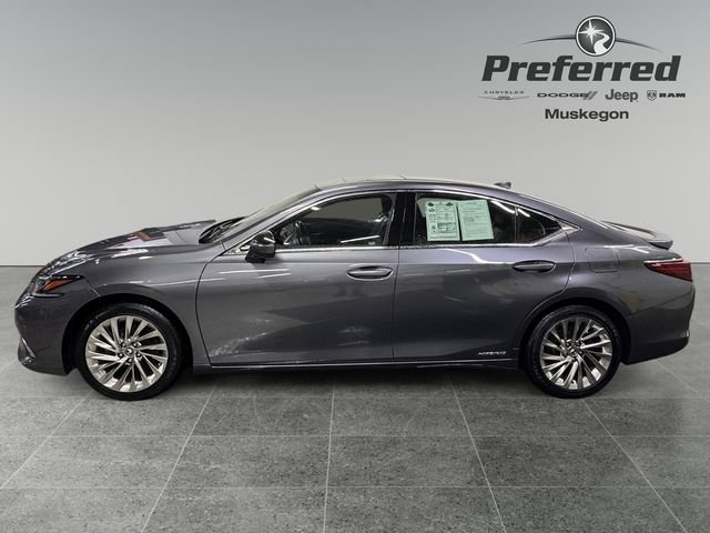 Used 2019 Lexus ES 300h w/ Accessory Package FWD image 9