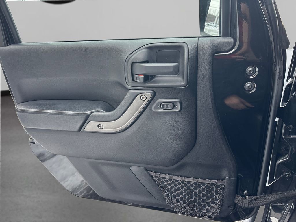 Used 2013 Jeep Wrangler Sahara image 21