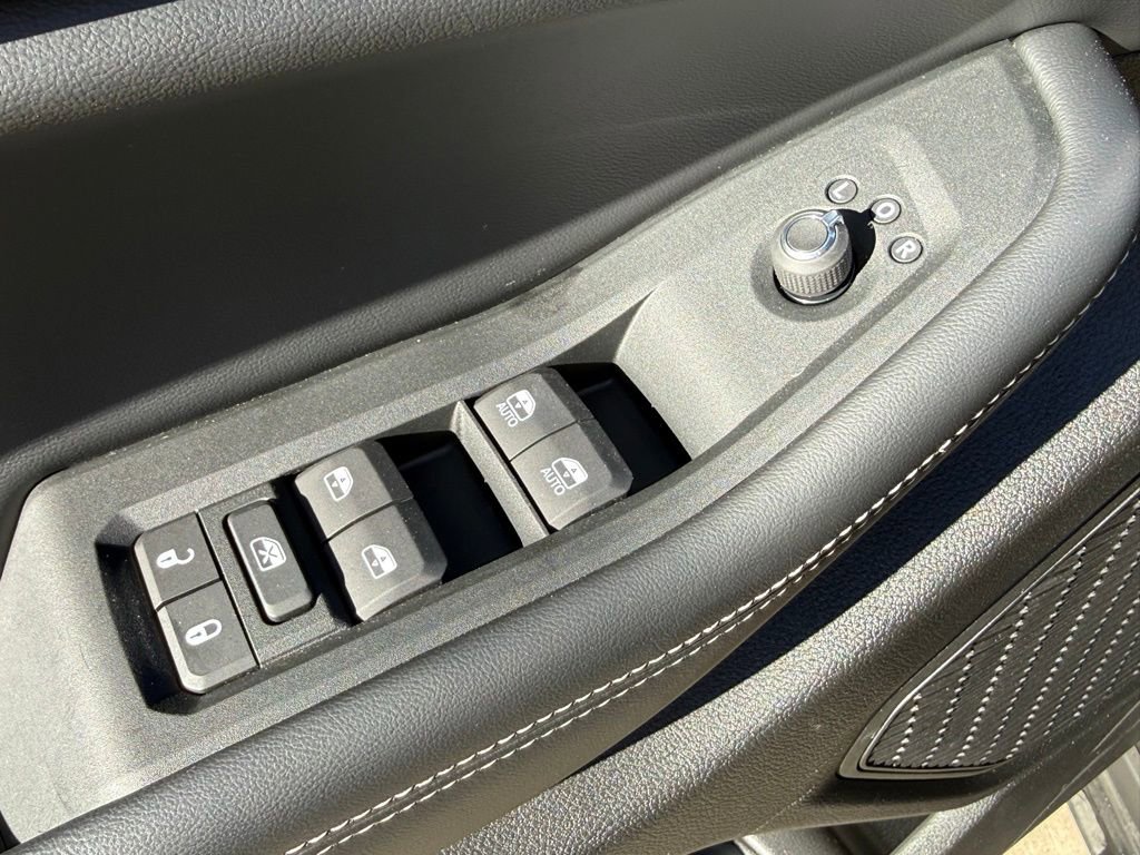 New 2025 Jeep Grand Cherokee L Limited w/ Black Appearance Package image 14