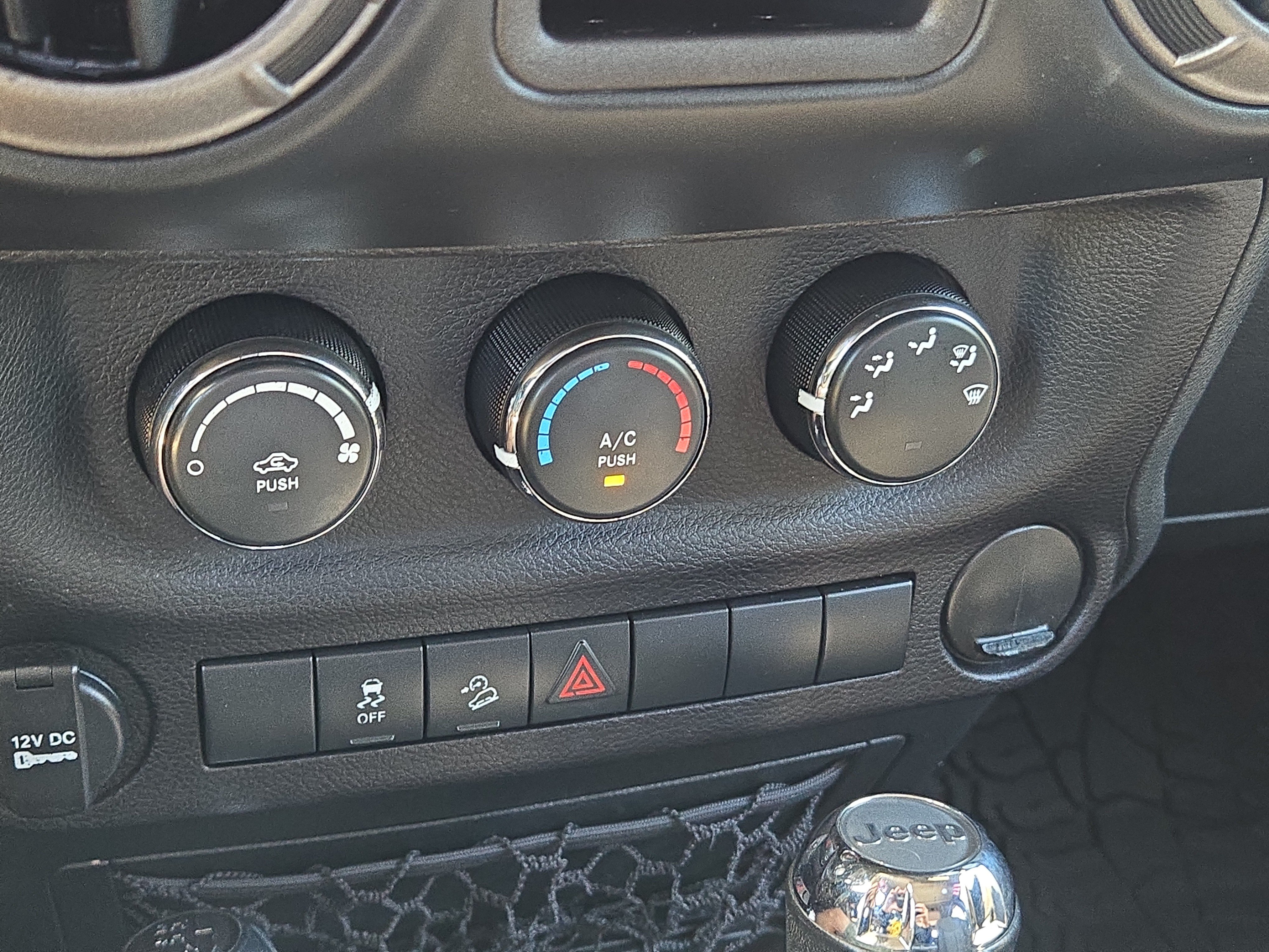Used 2017 Jeep Wrangler Unlimited Sport w/ Connectivity Group AWD/4WD image 25