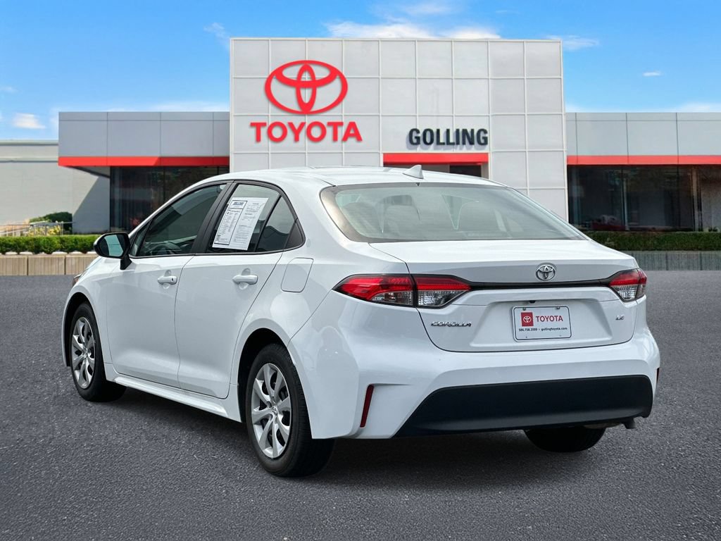 Used 2025 Toyota Corolla LE FWD image 4